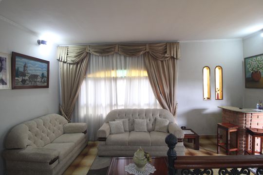 Sala 1 de casa à venda com 4 quartos, 180m² em Vila Campo Grande, São Paulo