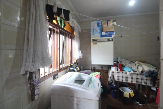 Lavanderia de casa à venda com 4 quartos, 180m² em Vila Campo Grande, São Paulo