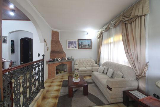 Casa à venda com 4 quartos, 180m² em Vila Campo Grande, São Paulo