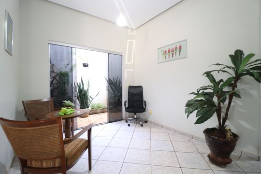 Sala de Estar de casa para alugar com 6 quartos, 360m² em Custódio Pereira, Uberlândia