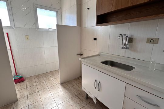 Cozinha/Área de serviço de apartamento à venda com 2 quartos, 50m² em Vila das Belezas, São Paulo
