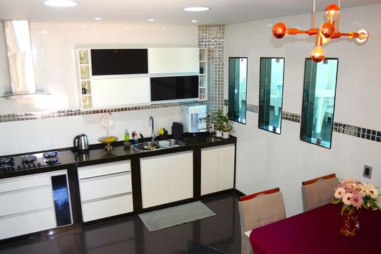 Casa à venda com 3 quartos, 278m² em Goiânia, Belo Horizonte