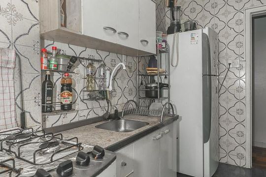 Cozinha de apartamento à venda com 2 quartos, 64m² em Centro Histórico, Porto Alegre