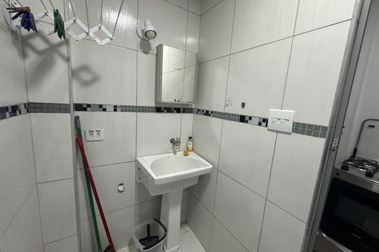 Banheiro de apartamento para alugar com 1 quarto, 32m² em Centro, São Vicente