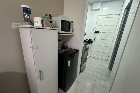Cozinha de apartamento para alugar com 1 quarto, 32m² em Centro, São Vicente