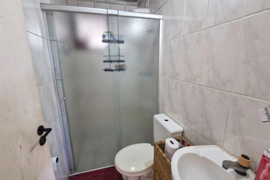 Banheiro de apartamento à venda com 3 quartos, 66m² em Rudge Ramos, São Bernardo do Campo