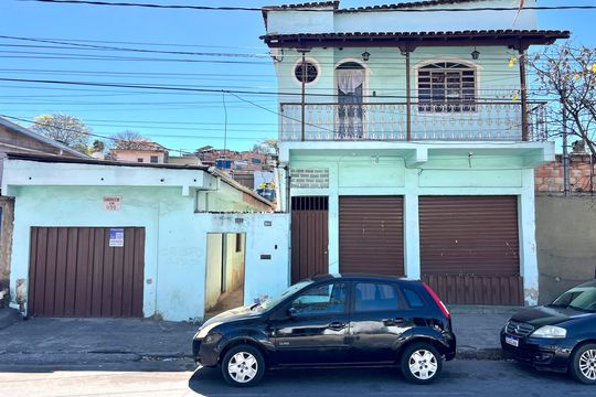 Casa à venda com 2 quartos, 360m² em Glória, Belo Horizonte