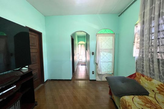 Sala de casa à venda com 2 quartos, 360m² em Glória, Belo Horizonte