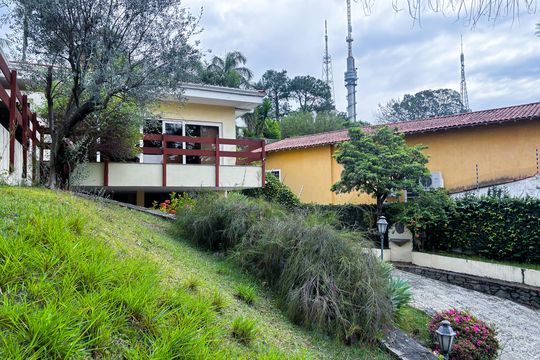 Casa à venda com 4 quartos, 550m² em Sumaré, São Paulo
