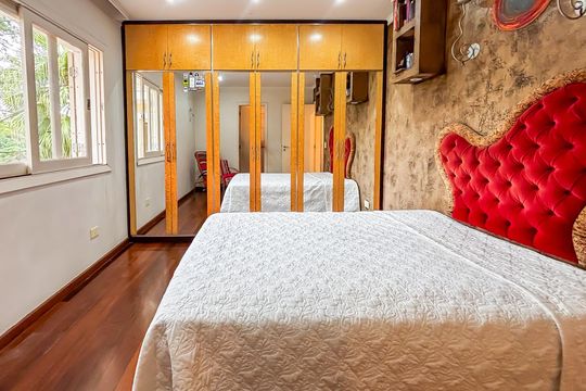 Casa à venda com 4 quartos, 550m² em Sumaré, São Paulo