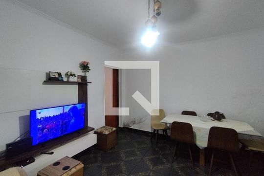 Casa à venda com 6 quartos, 232m² em Jardim Maria Estela, São Paulo