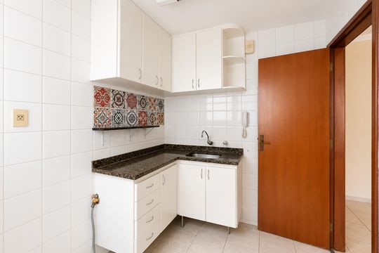 Cozinha de apartamento para alugar com 2 quartos, 72m² em Castelo, Belo Horizonte