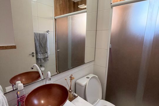 Banheiro Social de apartamento à venda com 2 quartos, 54m² em Parque Centenário, Jundiaí