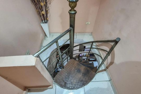 Escada de apartamento para alugar com 2 quartos, 200m² em Penha Circular, Rio de Janeiro