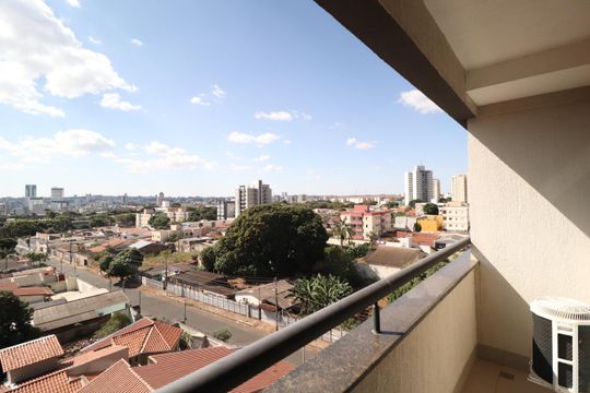 Sacada de apartamento para alugar com 1 quarto, 27m² em Santa Mônica, Uberlândia