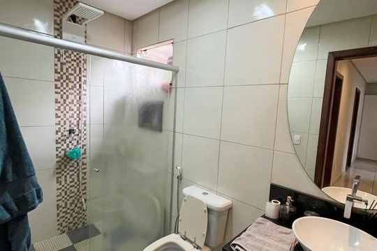 Banheiro de casa de condomínio à venda com 4 quartos, 310m² em Sítio do Recreio Ipê, Goiânia