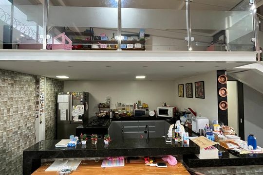 Cozinha de casa de condomínio à venda com 4 quartos, 310m² em Sítio do Recreio Ipê, Goiânia