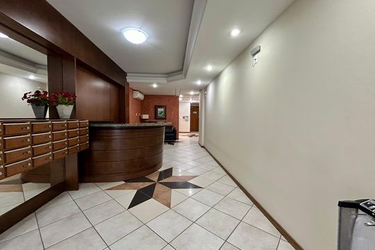 Hall de entrada de apartamento para alugar com 2 quartos, 76m² em Centro, Florianópolis