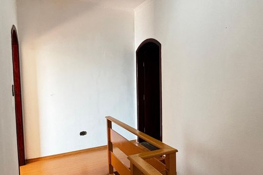 Corredor de casa à venda com 3 quartos, 144m² em Jardim Pilar, Mauá