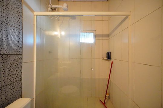 Banheiro de casa para alugar com 1 quarto, 60m² em Sambaqui, Florianópolis