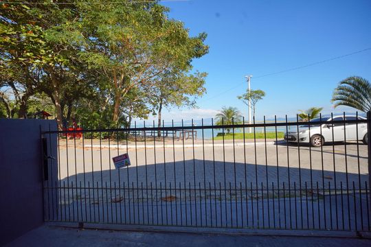 Vista de casa para alugar com 1 quarto, 60m² em Sambaqui, Florianópolis