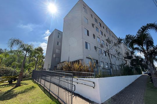 Fachada de apartamento para alugar com 2 quartos, 42m² em Roselândia, Cotia