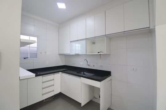 Cozinha de casa de condomínio à venda com 2 quartos, 94m² em Jardim Nosso Lar, São Paulo