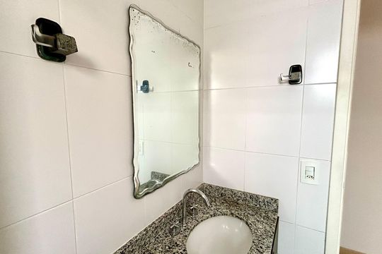 Banheiro 1 de apartamento para alugar com 3 quartos, 80m² em Jardim Flor da Montanha, Guarulhos