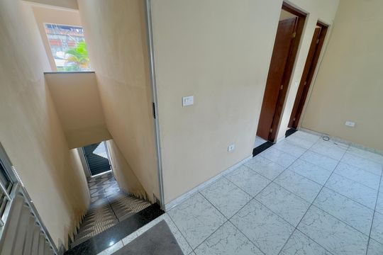 Escada de casa para alugar com 2 quartos, 80m² em Jardim Fatima, Guarulhos