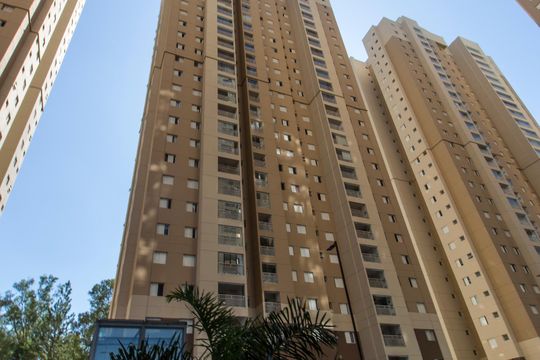 Fachada de apartamento à venda com 2 quartos, 74m² em Jardim Tupanci, Barueri