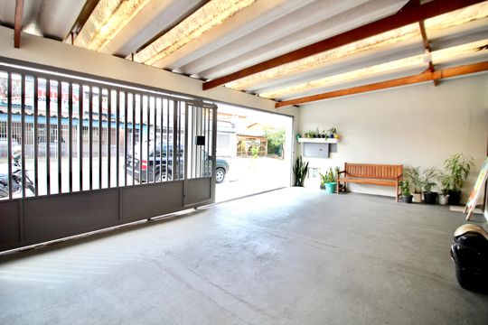 Garagem de casa à venda com 3 quartos, 290m² em Cidade Antônio Estêvão de Carvalho, São Paulo