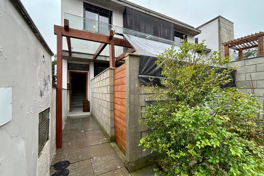 Fachada  de apartamento para alugar com 2 quartos, 96m² em João Paulo, Florianópolis
