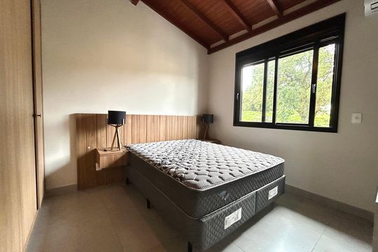 Suíte  de apartamento para alugar com 2 quartos, 96m² em João Paulo, Florianópolis