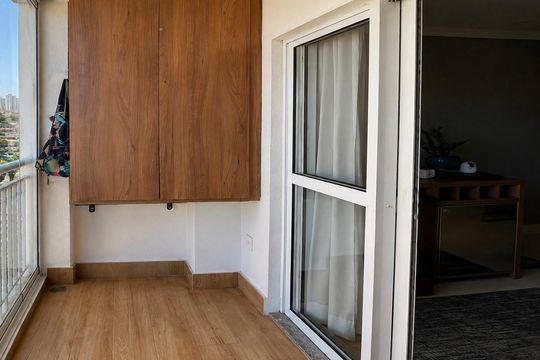 Varanda de apartamento à venda com 2 quartos, 61m² em Parque Uniao, Jundiaí