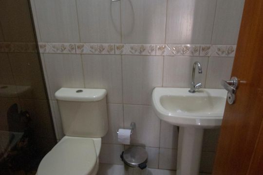 Casa de Condomínio à venda com 4 quartos, 800m² em Conjunto 04, Brasília