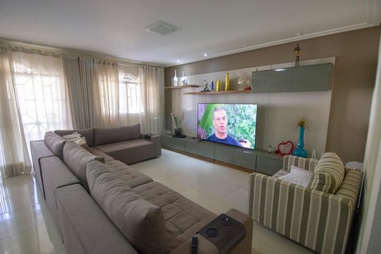 Casa de Condomínio à venda com 4 quartos, 800m² em Conjunto 04, Brasília