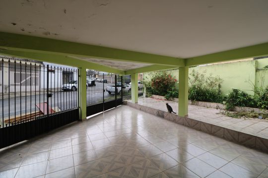 Garagem de casa para alugar com 2 quartos, 341m² em São Rafael, São Paulo