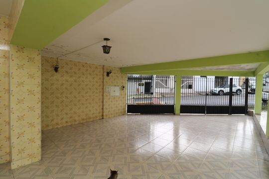 Garagem de casa para alugar com 2 quartos, 341m² em São Rafael, São Paulo