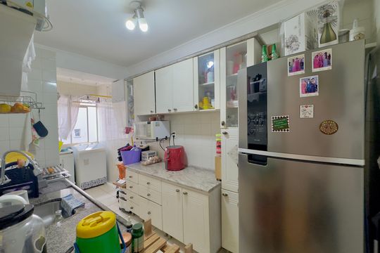 Cozinha de apartamento à venda com 2 quartos, 55m² em Picanço, Guarulhos