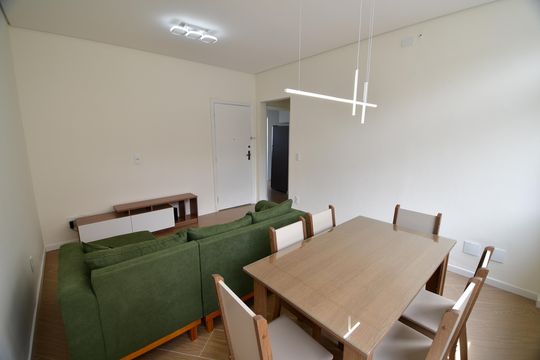 Sala de apartamento para alugar com 2 quartos, 70m² em Centro, Campinas