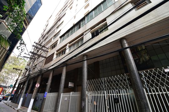 Fachada do Prédio de apartamento para alugar com 2 quartos, 70m² em Centro, Campinas