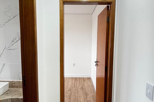 Corredor de casa de condomínio à venda com 3 quartos, 100m² em Campestre, Santo André