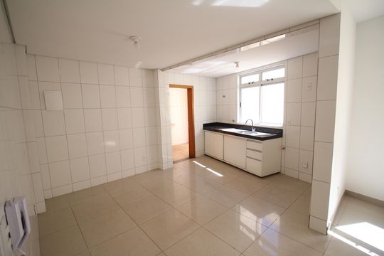 Cozinha de apartamento à venda com 3 quartos, 166m² em Inconfidentes, Contagem