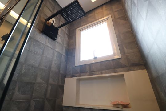 Banheiro do Quarto 2 e Social de apartamento para alugar com 3 quartos, 127m² em Granada, Uberlândia