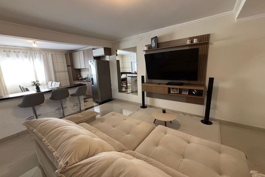 Sala de casa para alugar com 2 quartos, 130m² em Barro Branco, Ribeirão Pires