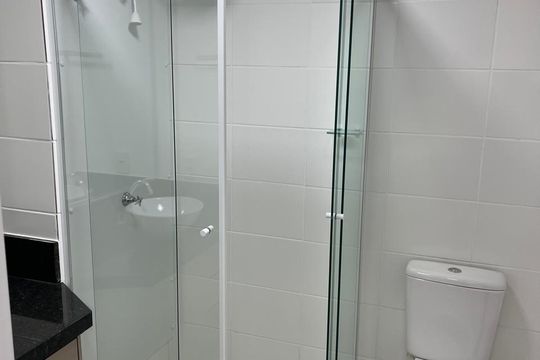 Banheiro de apartamento à venda com 2 quartos, 68m² em Samambaia, Brasília
