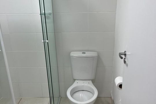 Banheiro de apartamento à venda com 2 quartos, 68m² em Samambaia, Brasília