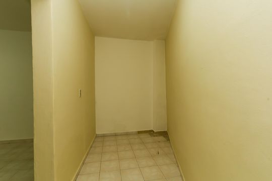 escritorio - corredor de casa para alugar com 1 quarto, 48m² em Capão Redondo, São Paulo