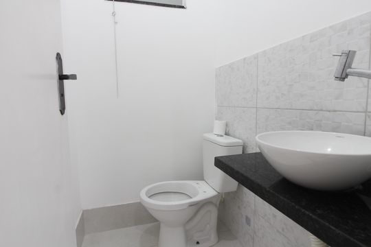 Lavabo de casa para alugar com 2 quartos, 100m² em Guriri, Cabo Frio