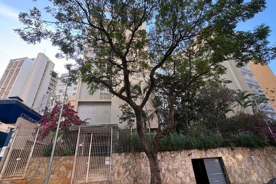 Fachada de apartamento para alugar com 3 quartos, 550m² em Bela Vista, São Paulo